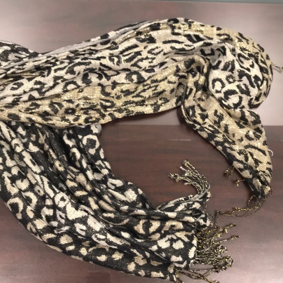 Leopard print scarf - Picture 3 of 4